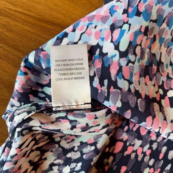 Daniel Rainn - Navy Print Short Sleeve Pleated  Blouse / Large - Picture 9 of 14